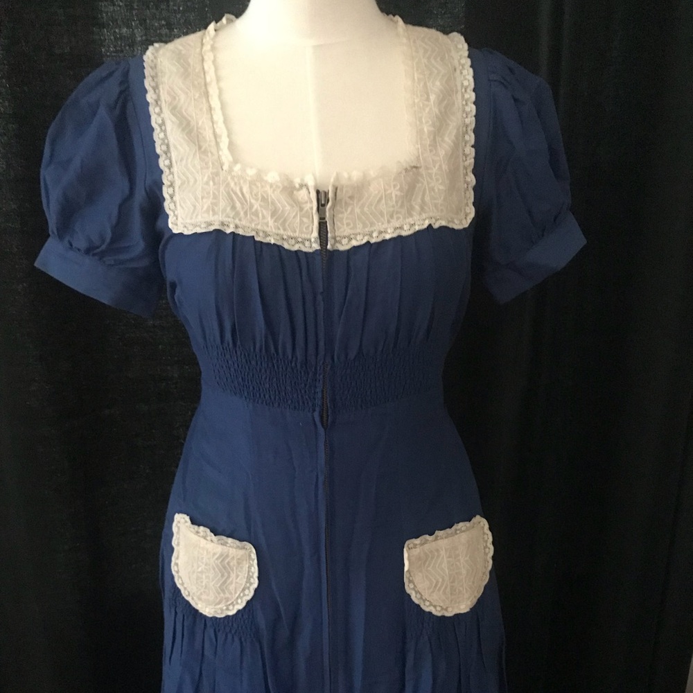 Betsey Johnson puff sleeve dress